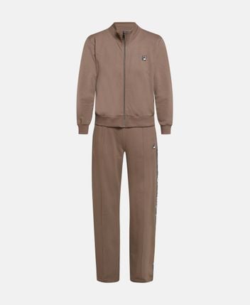 Leisure suit