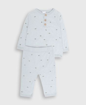 Pullover and trouser set