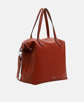Shopper Henny