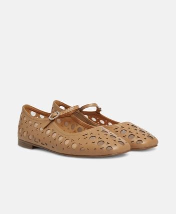 Ballerina flat with straps
