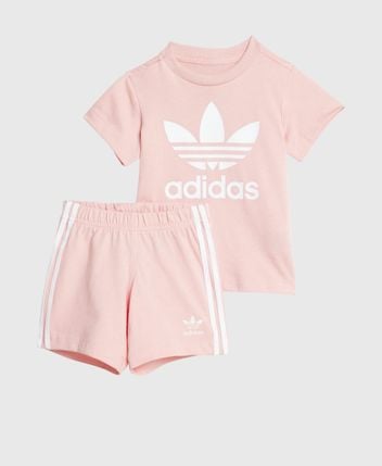 Set of t-shirts and shorts