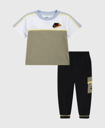 T-shirt & sweatpants set
