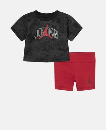 T-shirt and shorts set