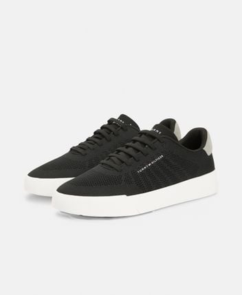 Sneakers Court