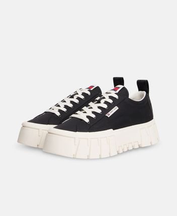 Chunky sneakers