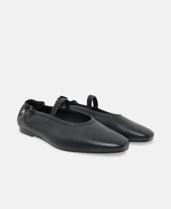 Ballerina flat with straps