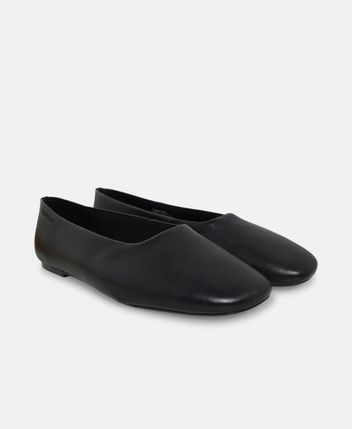 Ballet flats