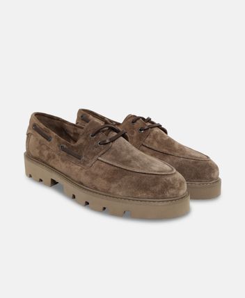 Lace-up shoes