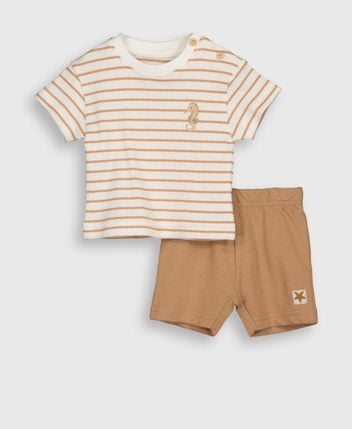 T-shirt and shorts set