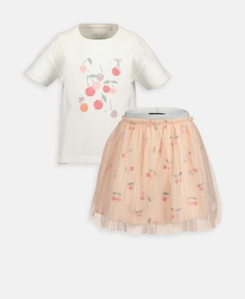 T-shirt and skirt set
