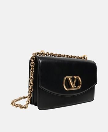 Leather shoulder bag