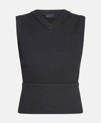 Sleeveless pullover