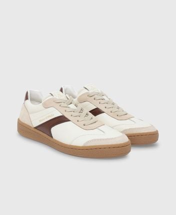 Sneakers Court