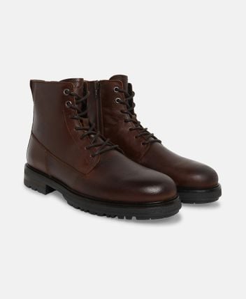 Lace-up ankle boot