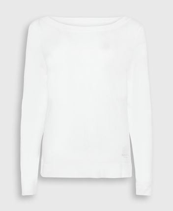 Long-sleeved top