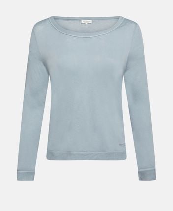 Long-sleeved top