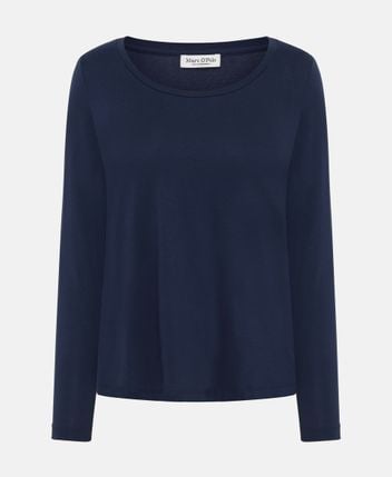 Long-sleeved top