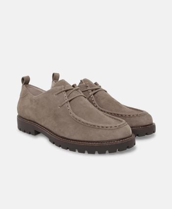 Lace-up shoes