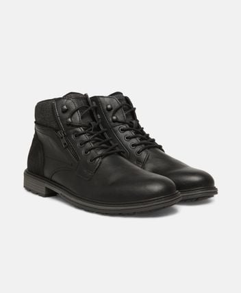 Lace-up ankle boot