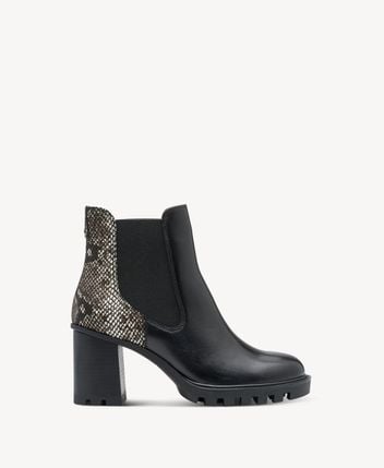 Chelsea boots