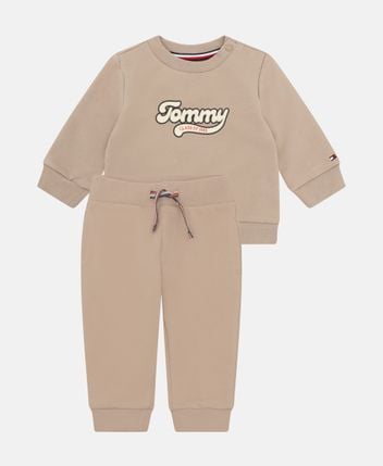 Sweatshirt and trousers set