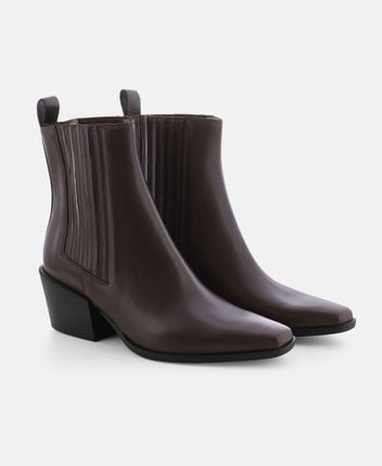 Chelsea boots