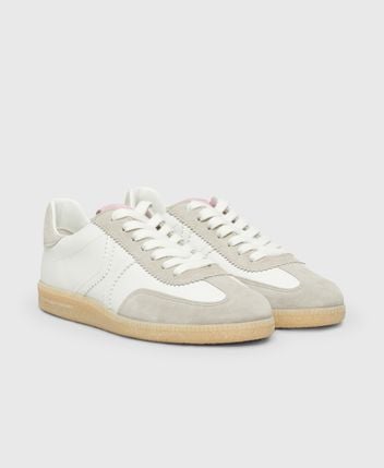 Sneakers Crack