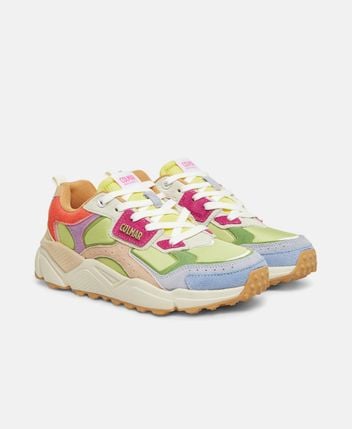 Sneakers Garner Flashy