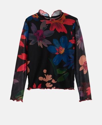 Long-sleeved top