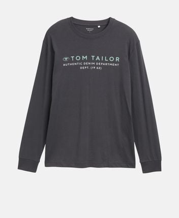 Long-sleeved top