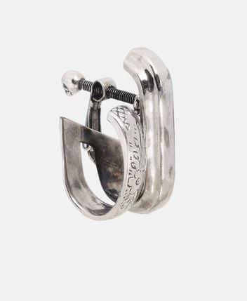 Ear cuff
