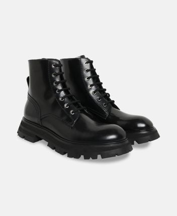 Lace-up ankle boot