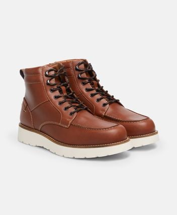 Lace-up ankle boot
