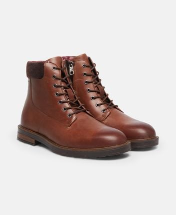 Lace-up ankle boot Cleated