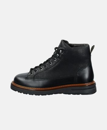 Lace-up ankle boot