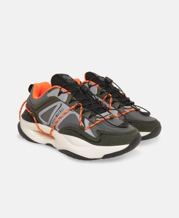 Chunky sneakers