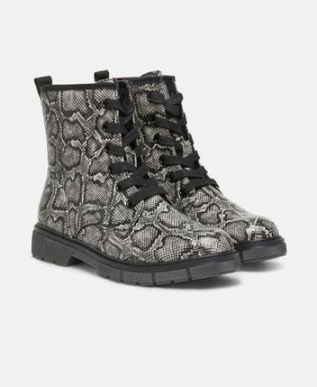 Lace-up ankle boot
