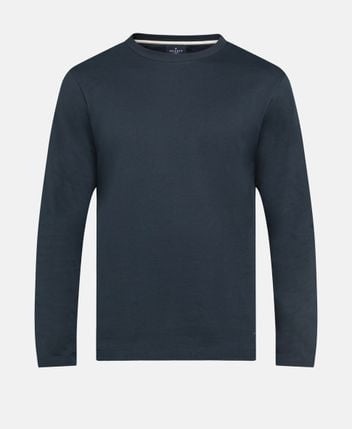 Long-sleeved top