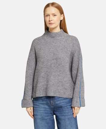 Long-sleeved jumper