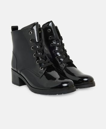 Lace-up ankle boot