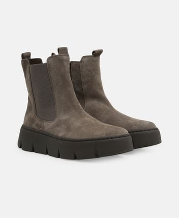 Chelsea boots
