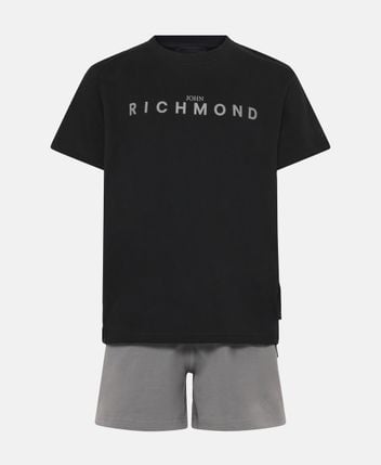 T-shirt and shorts set