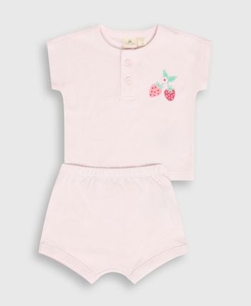 T-shirt and shorts set