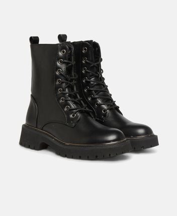 Lace-up boots
