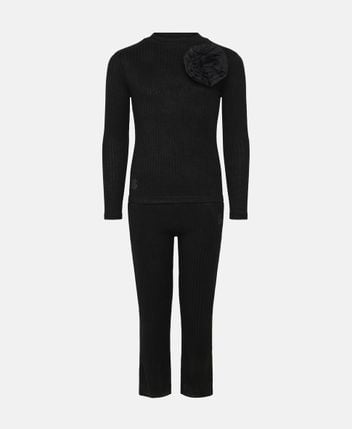 Long-sleeved shirts and trousers
