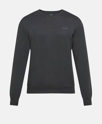 Long-sleeved top