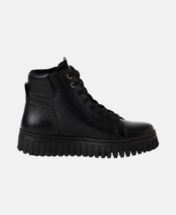 Lace-up ankle boot