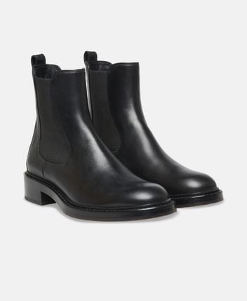 Chelsea boots