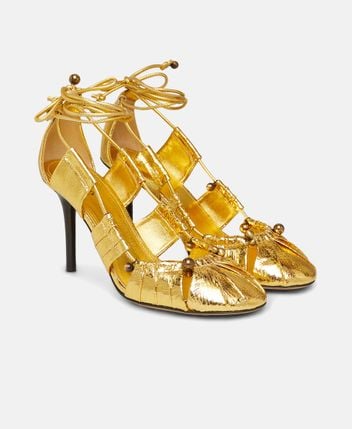 Pumps with calf lacing