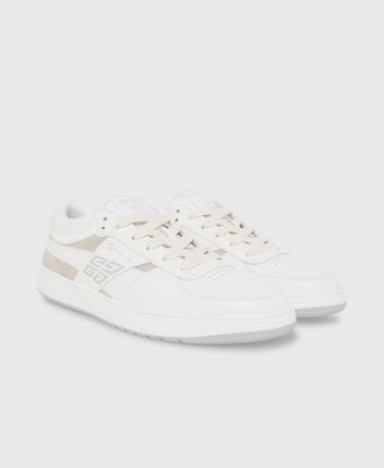 Sneakers Move